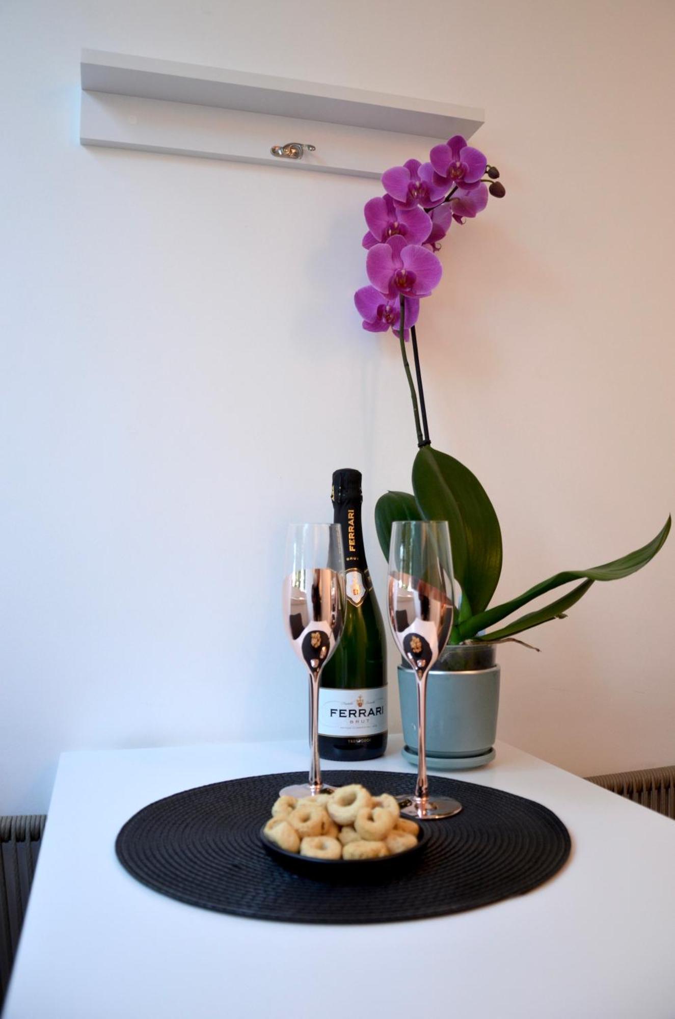18Zero2 Luxury Rooms Бари Экстерьер фото