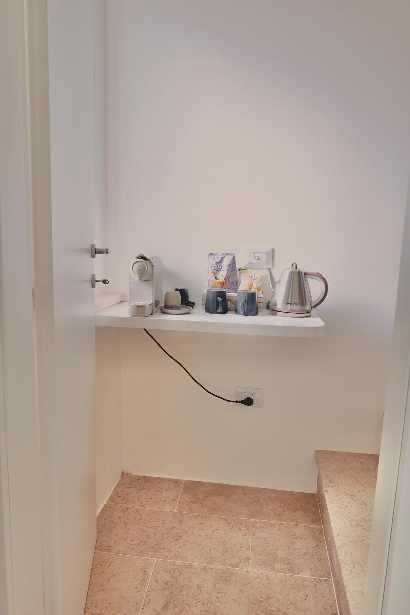 18Zero2 Luxury Rooms Бари Экстерьер фото