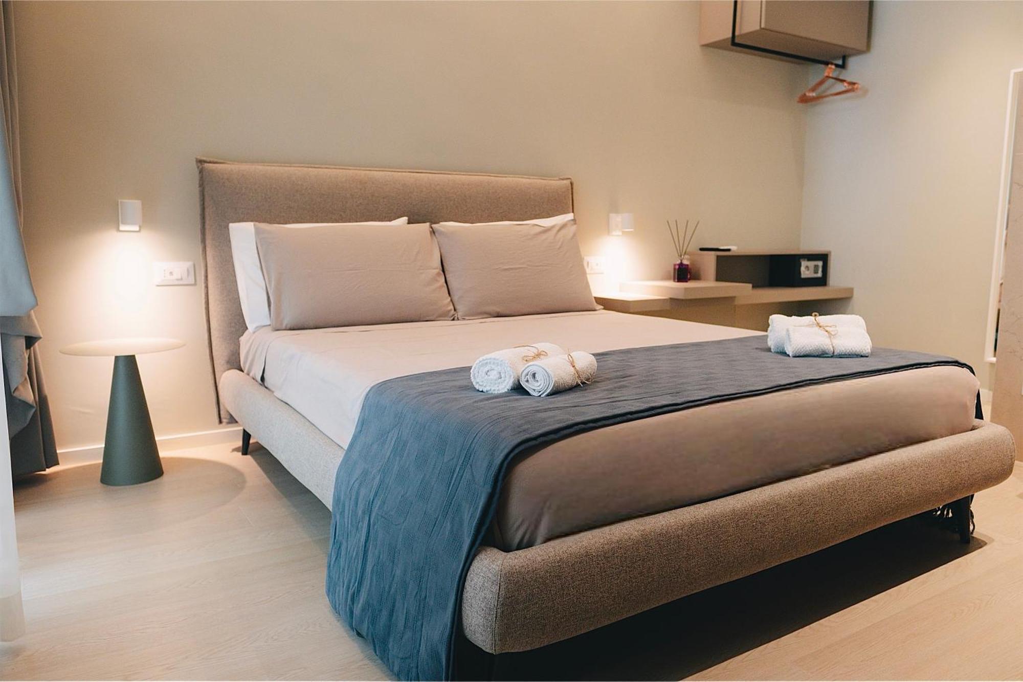 18Zero2 Luxury Rooms Бари Экстерьер фото